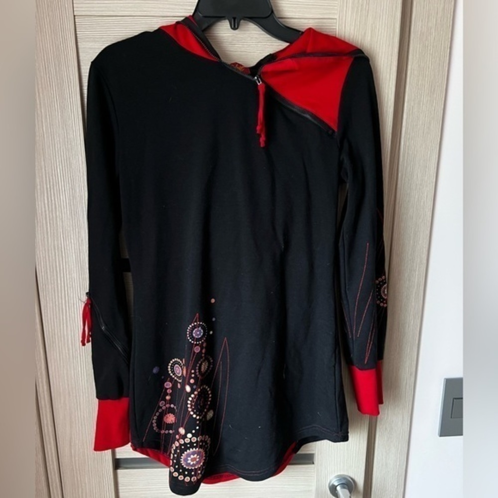 Coline Black and Red Cotton Embroidered Tunic Size M